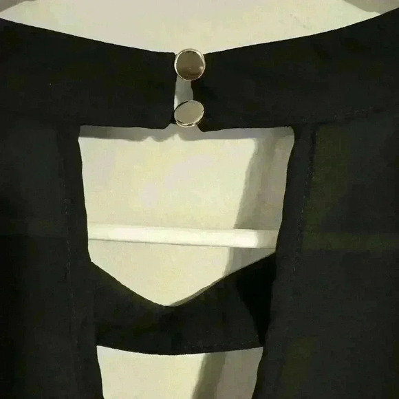 Women’s Torrid size 4 Black dressy top- EUC - Picture 4 of 4